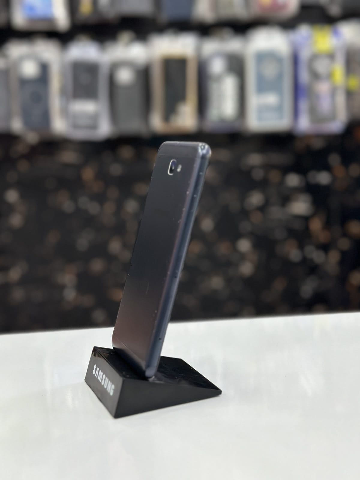 گوشی موبایل کارکرده سامسونگ مدل J7prime - Image 3