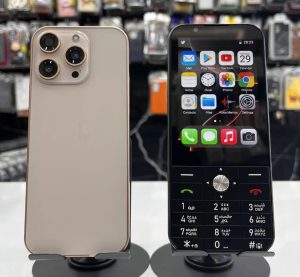 گوشی دکمه‌ای لمسی طرح آیفون ۱۶ پرومکس